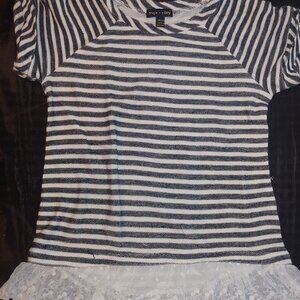 Girls tunic topic with lace hem size 10/12